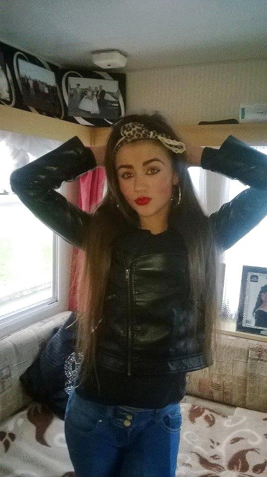 25P Wanking To The Neighbours Again