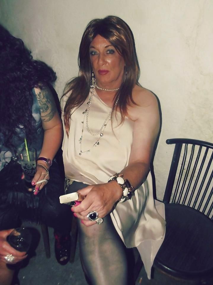 15P At the TH tgirl club Dublin