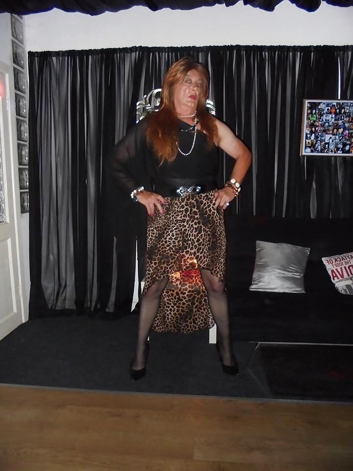 15P At the TH tgirl club Dublin
