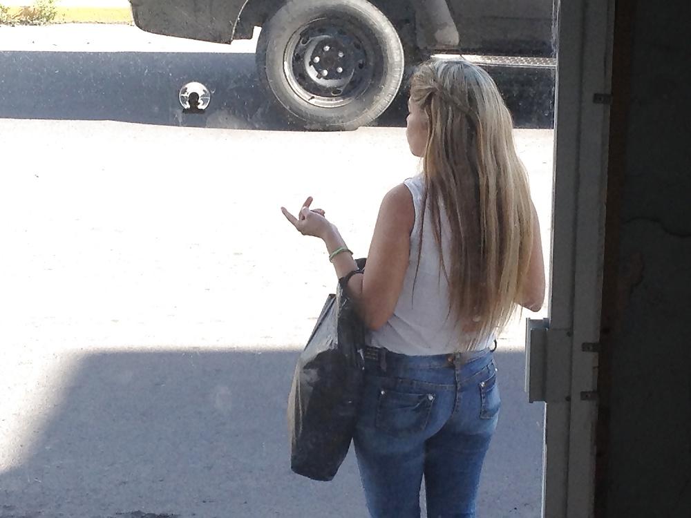 14P Candid Mexican Ass 2 (club + street)