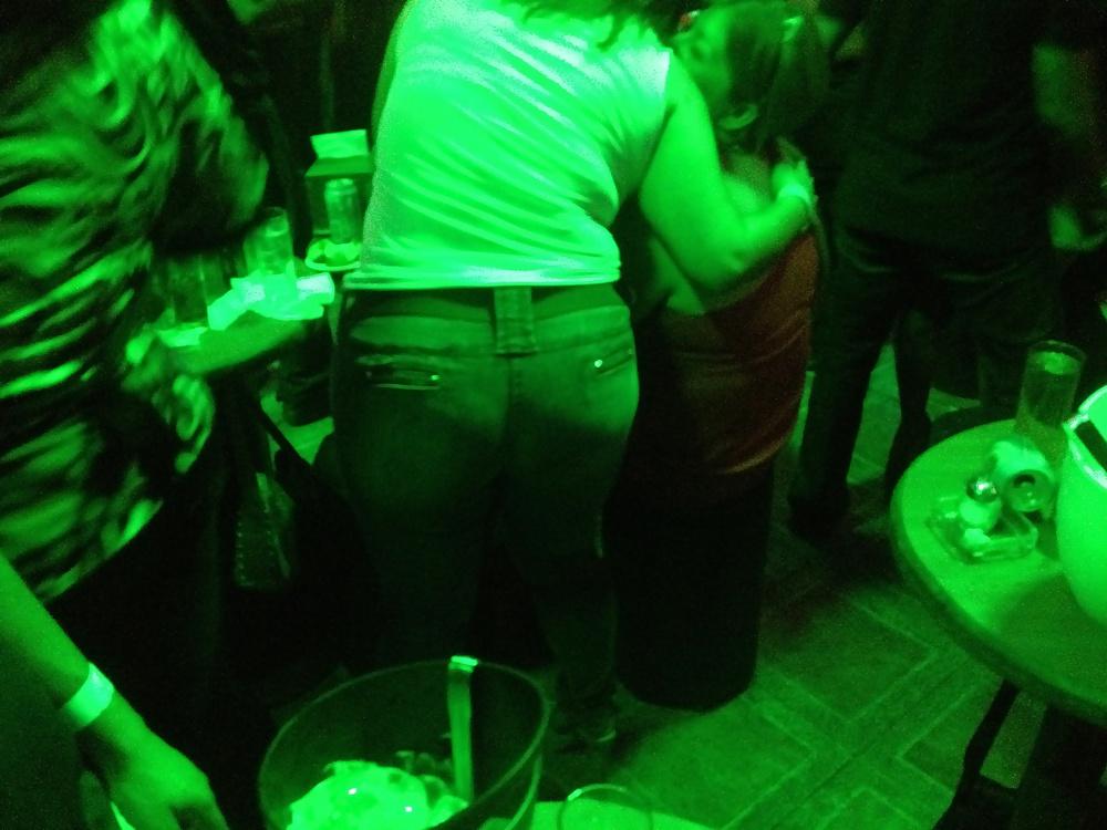 14P Candid Mexican Ass 2 (club + street)