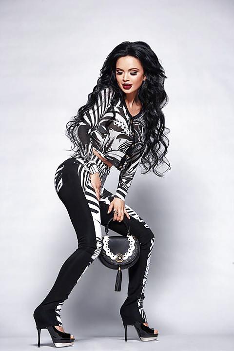 25P Hot Bulgarian Singer Maria