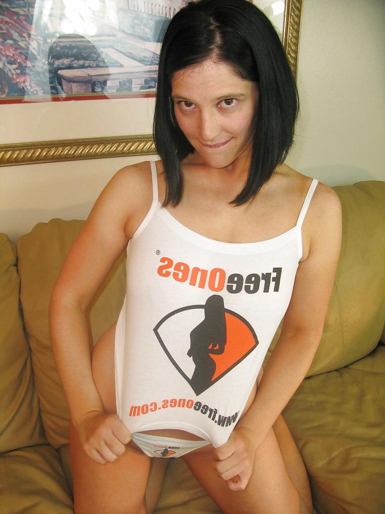 25P T-SHIRT BABE - VICKY VETTE & ALLY