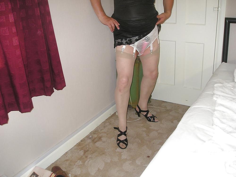 21P Nurse showing off n02
