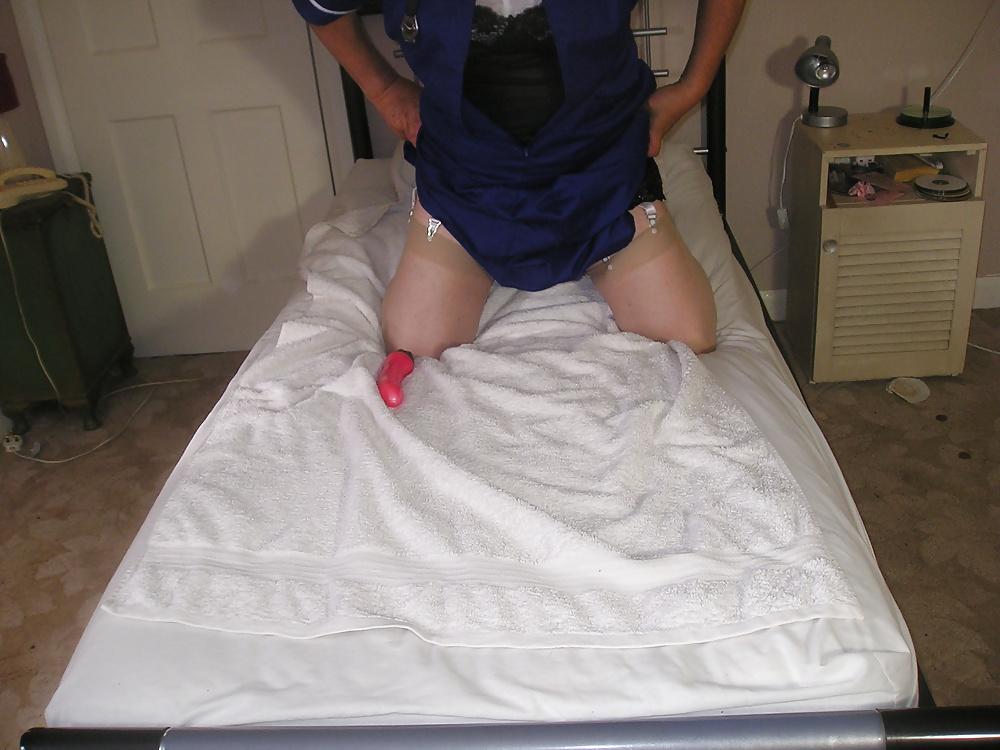 21P Nurse showing off n02