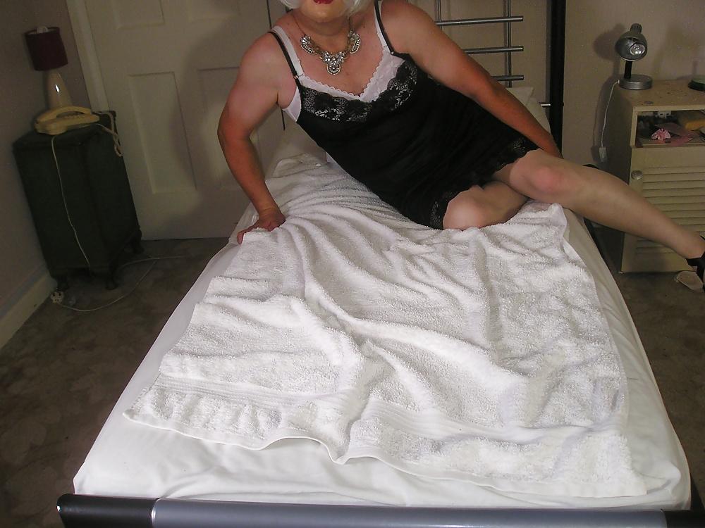 21P Nurse showing off n02