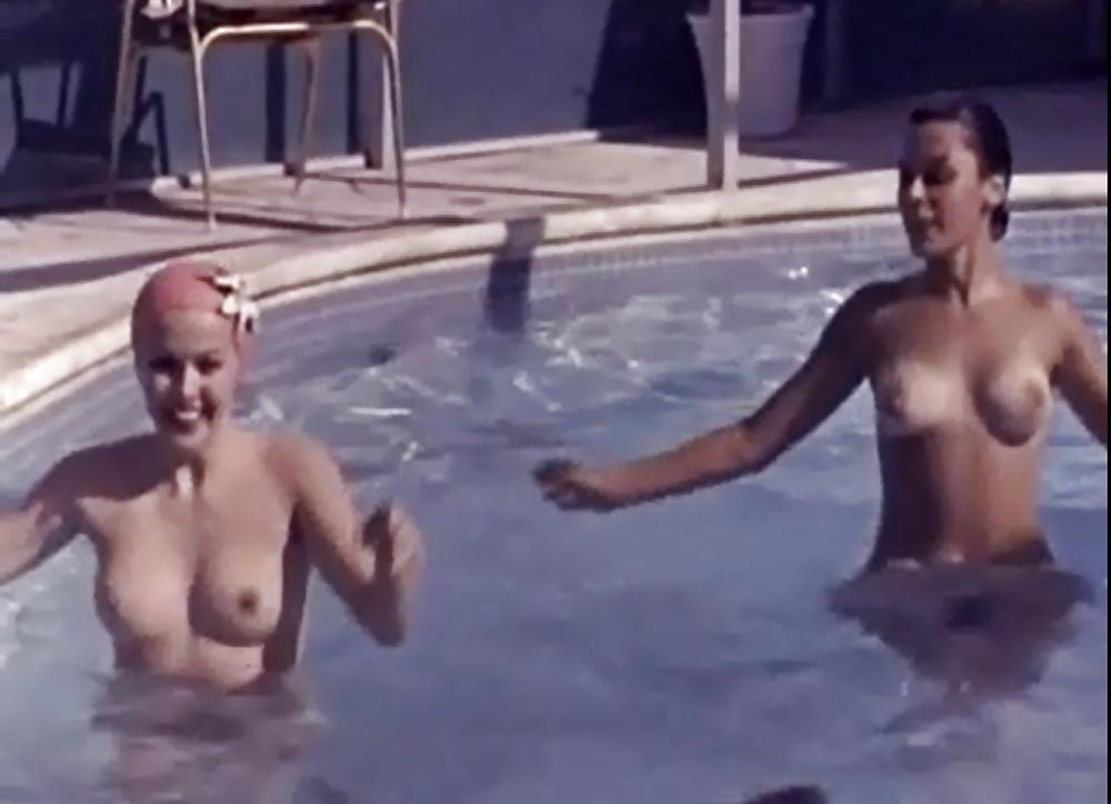 25P 60's nudist pics