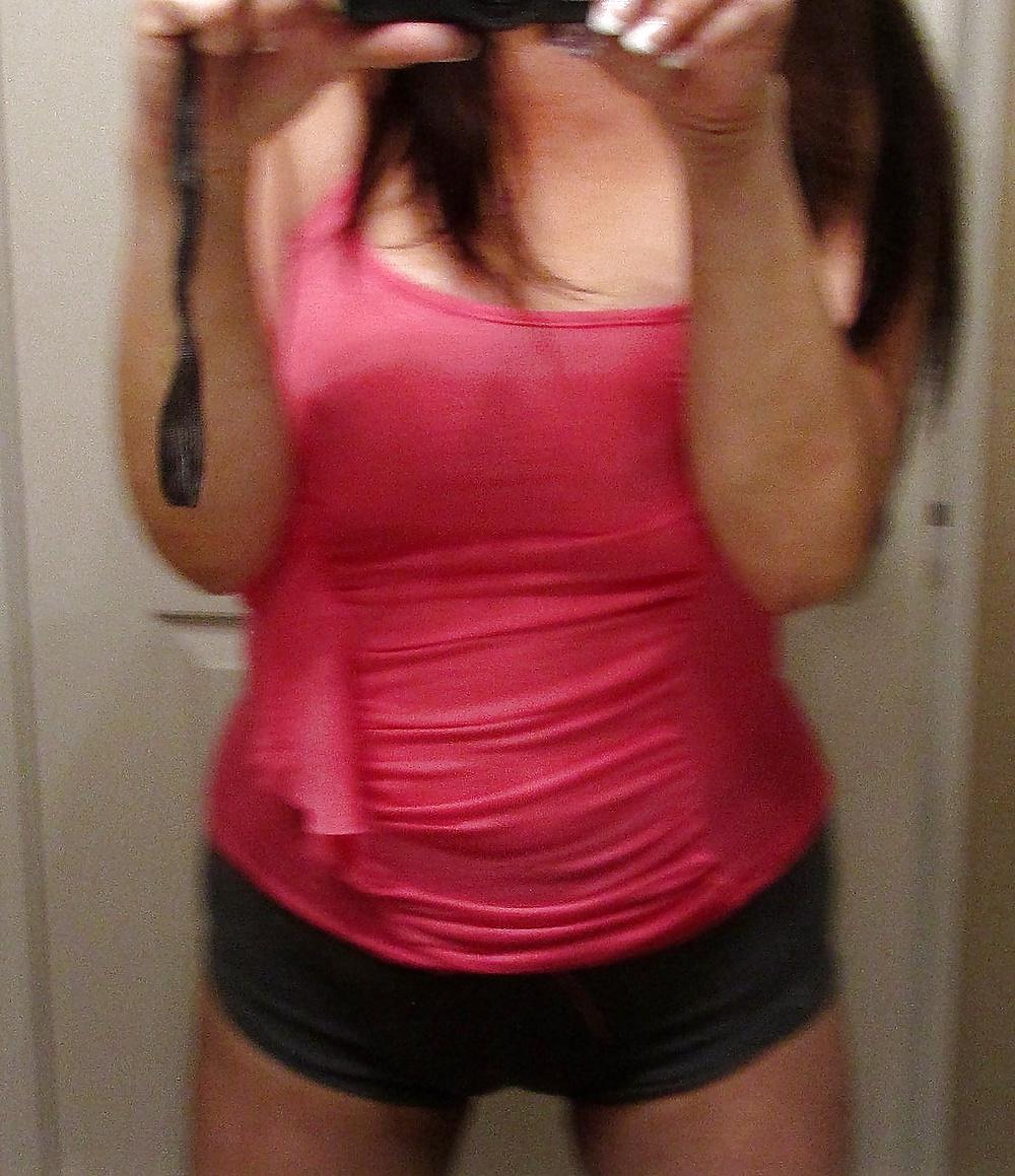 11P Hot Latina Milf