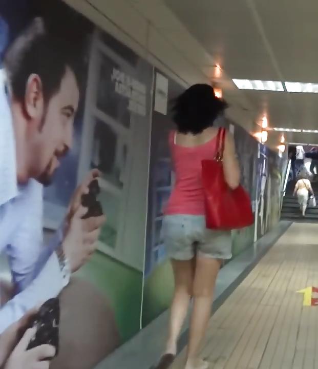 25P Spy old + young in subway and bus romanian