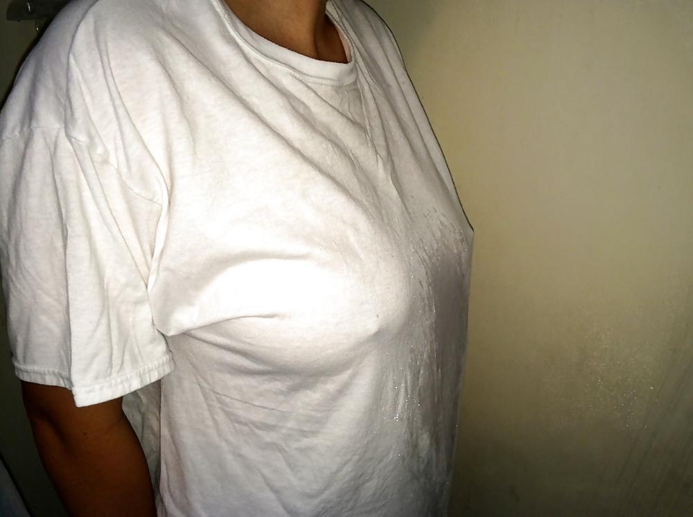 12P Wet T-shirt
