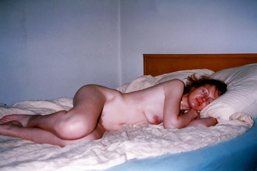 14P Saggy Sandy in bed