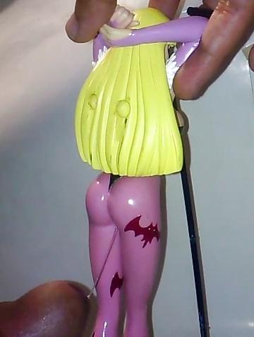 8P SoF bukkake figure Morrigan Aensland precum and cumshot