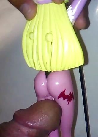 8P SoF bukkake figure Morrigan Aensland precum and cumshot