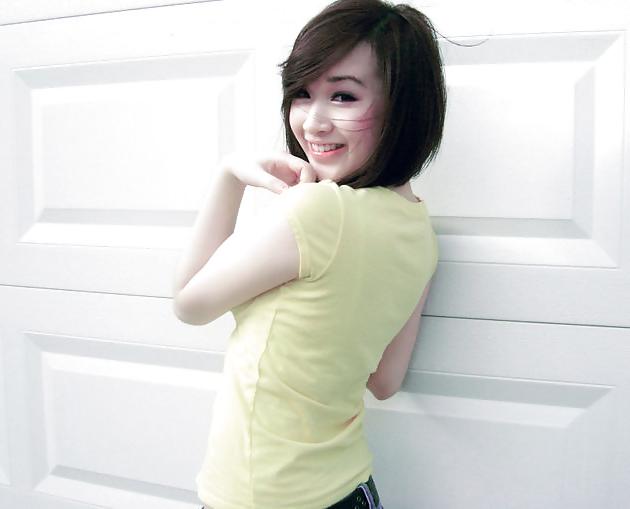 4P Pe Tin Cute Girl Viet Nam in Yellow Shirt 