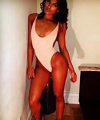 15P Very hot latina babe