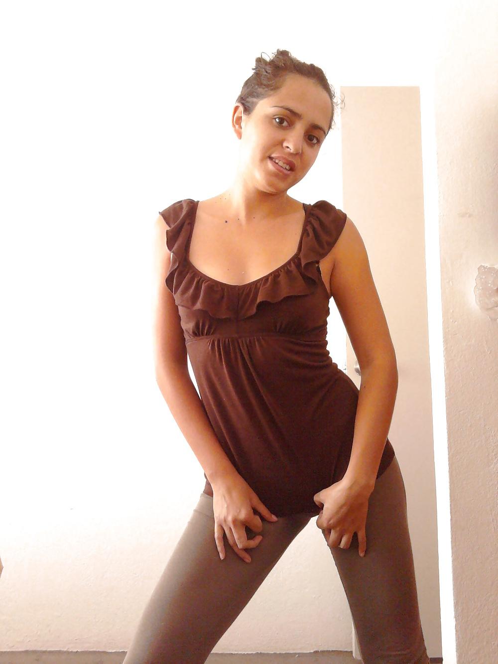 25P Sexy latina