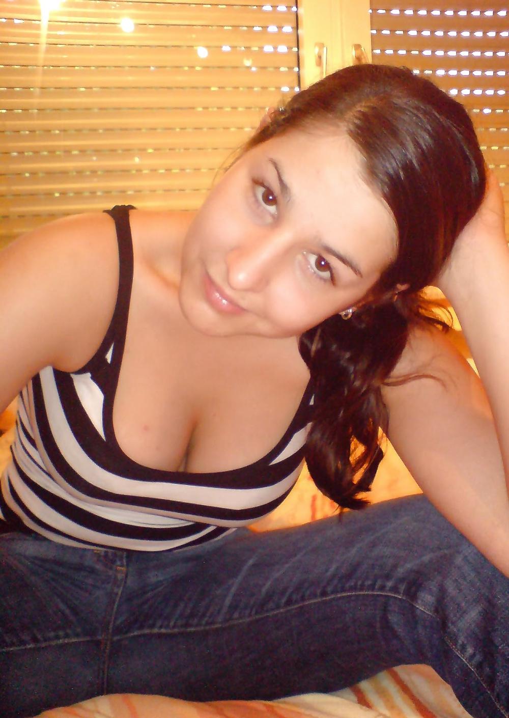 21P Sexy Latina