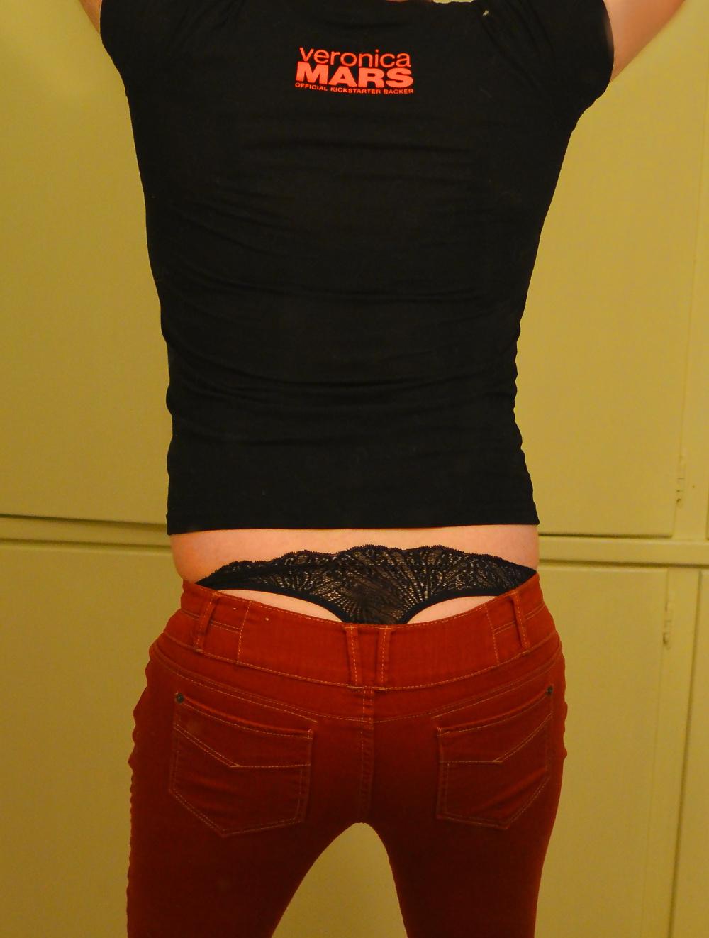 7P T-shirt and tight jeans