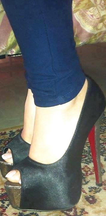 25P Feet and Femdom