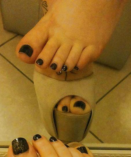 25P Feet and Femdom