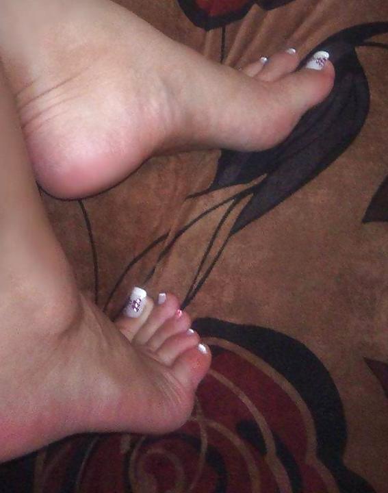 25P Feet and Femdom