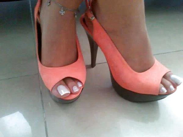 25P Feet and Femdom
