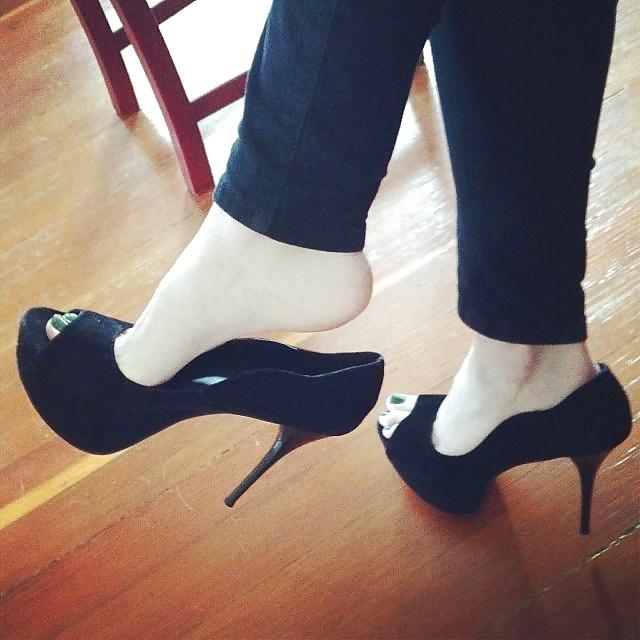 25P Feet and Femdom