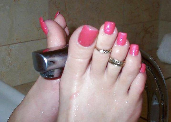 25P Feet and Femdom