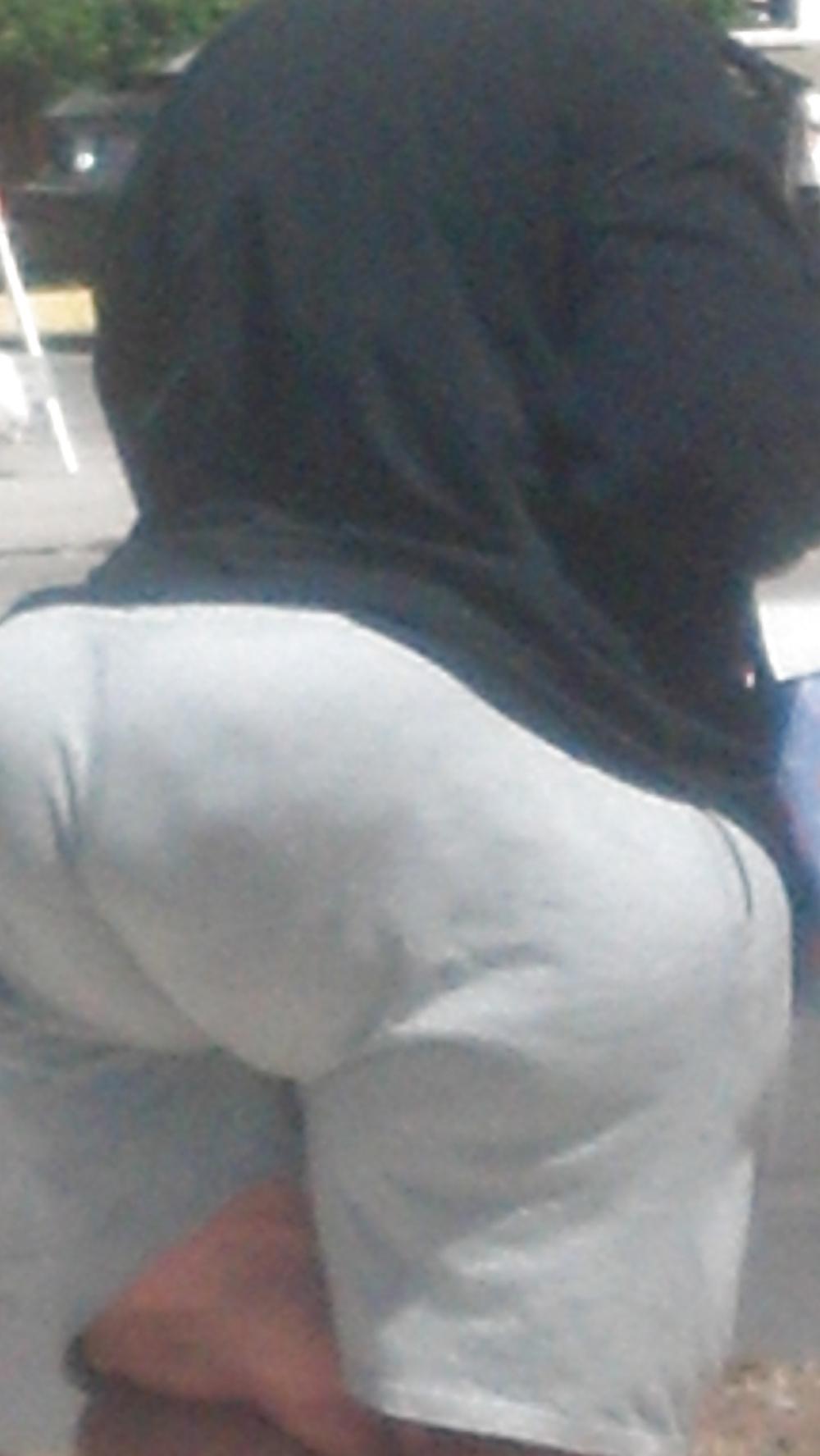 7P Bus Stop BOOTY