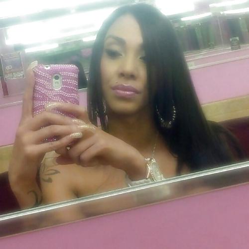 25P Sexy latina stripper