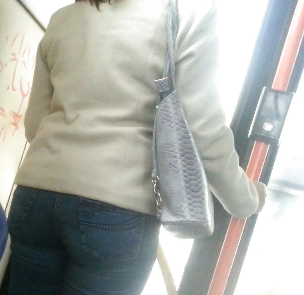 25P Spy sexy old + young ass and face in bus romanian