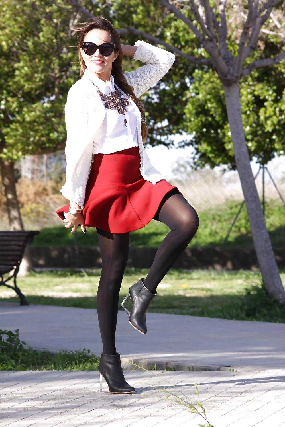 25P Nylon upskirt - STREET VIEW 4
