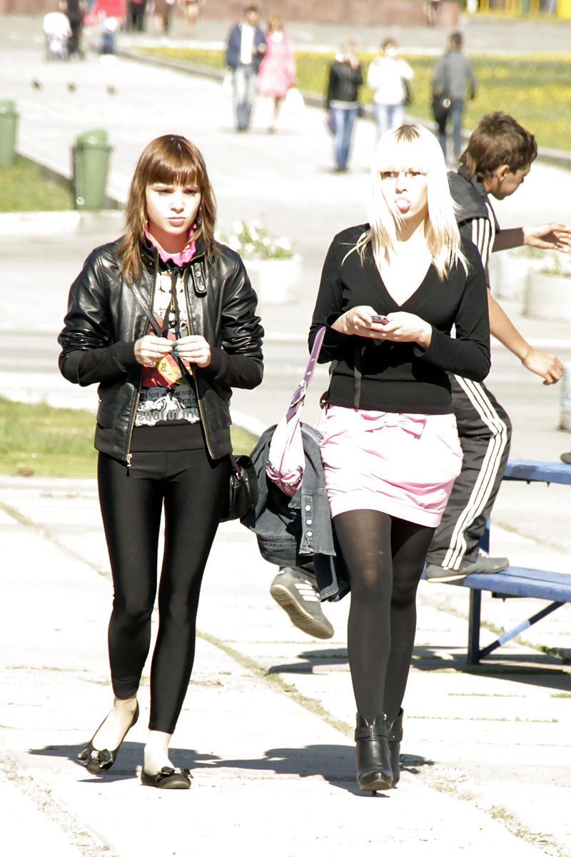 25P Nylon upskirt - STREET VIEW 4
