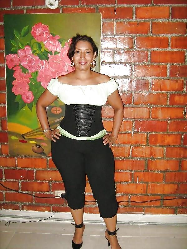 4P LATINA MILFS AND MATURES EDITION.49