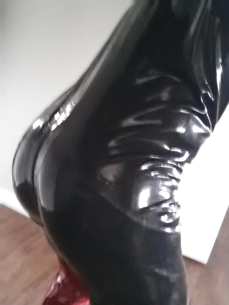 11P Moi en latex