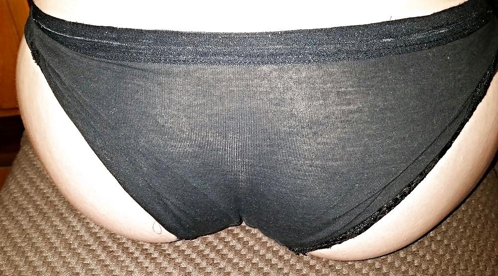 25P Wife in black