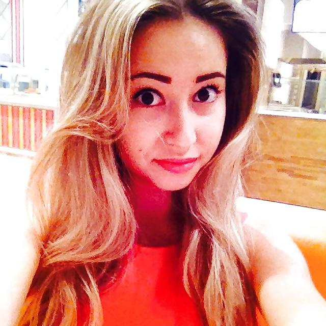 17P Russian stupid whore. Mustarbiruyte this mindless beast!