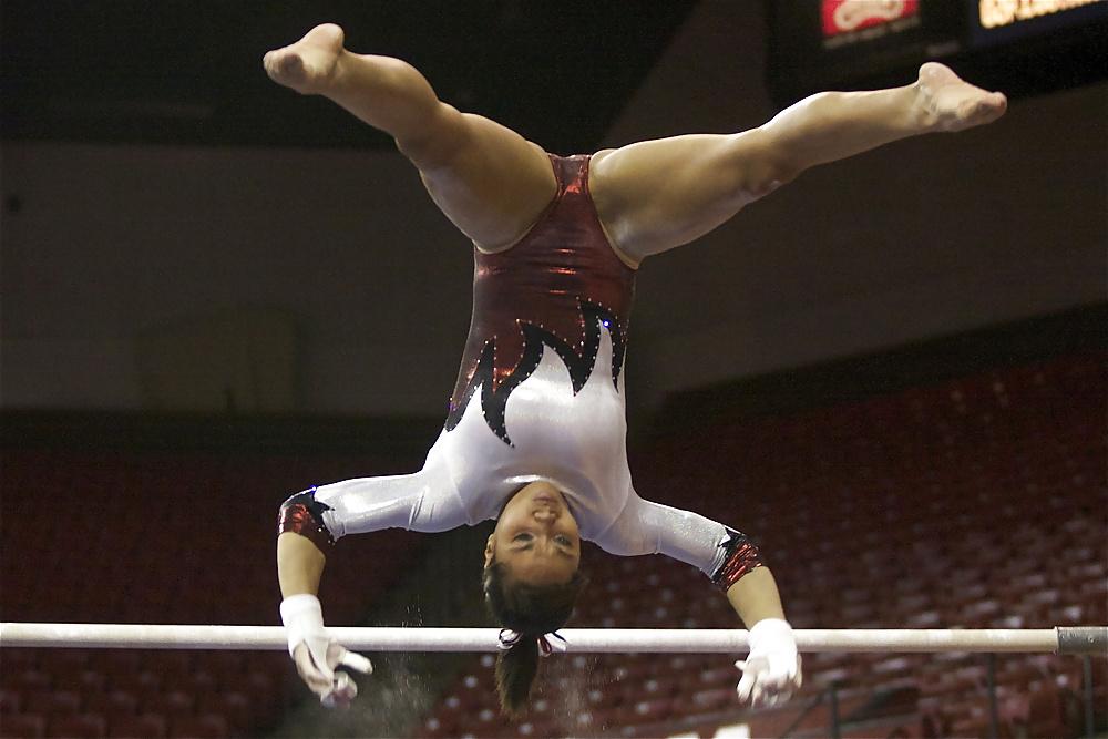 25P Hot gymnast