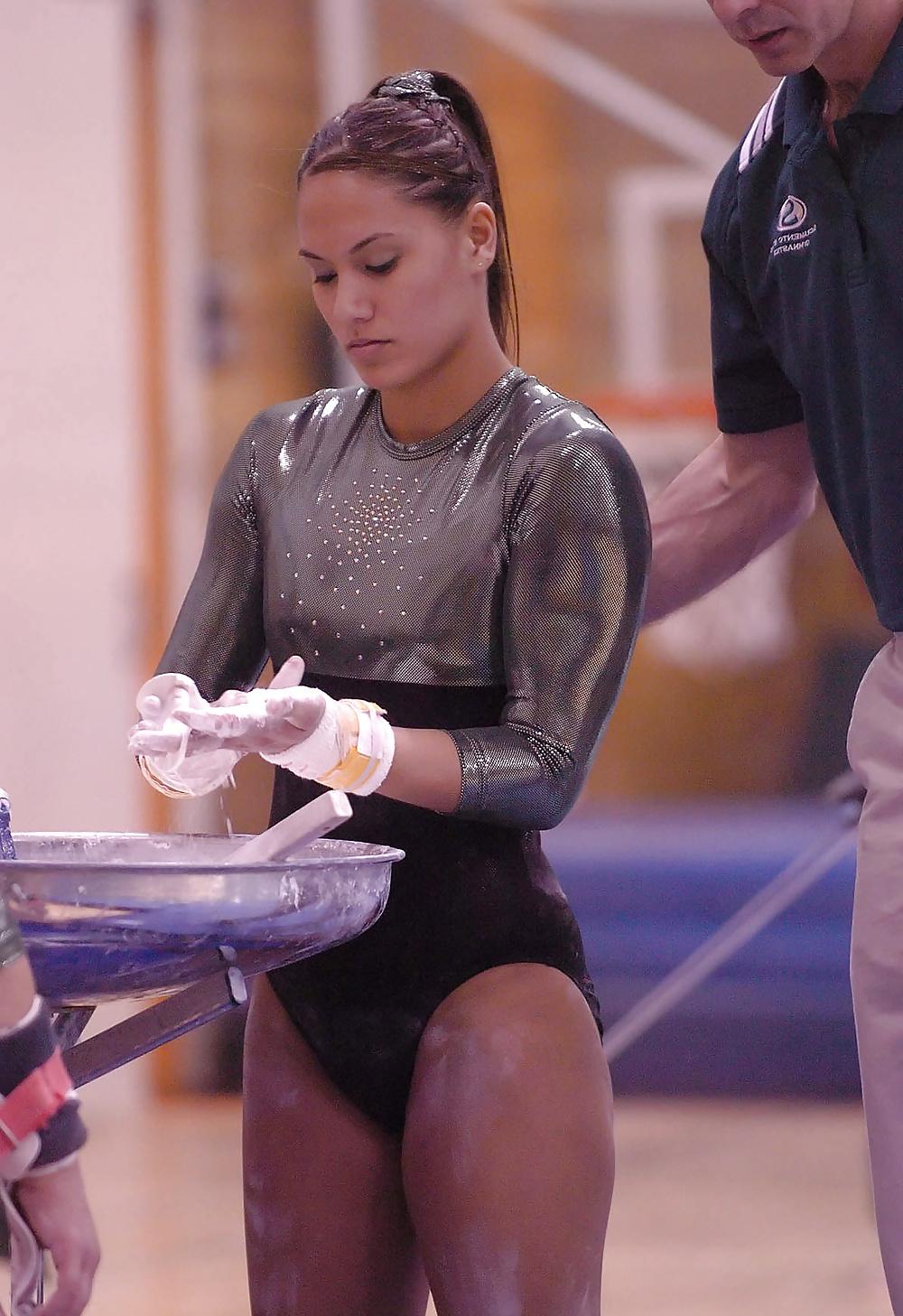 25P Hot gymnast