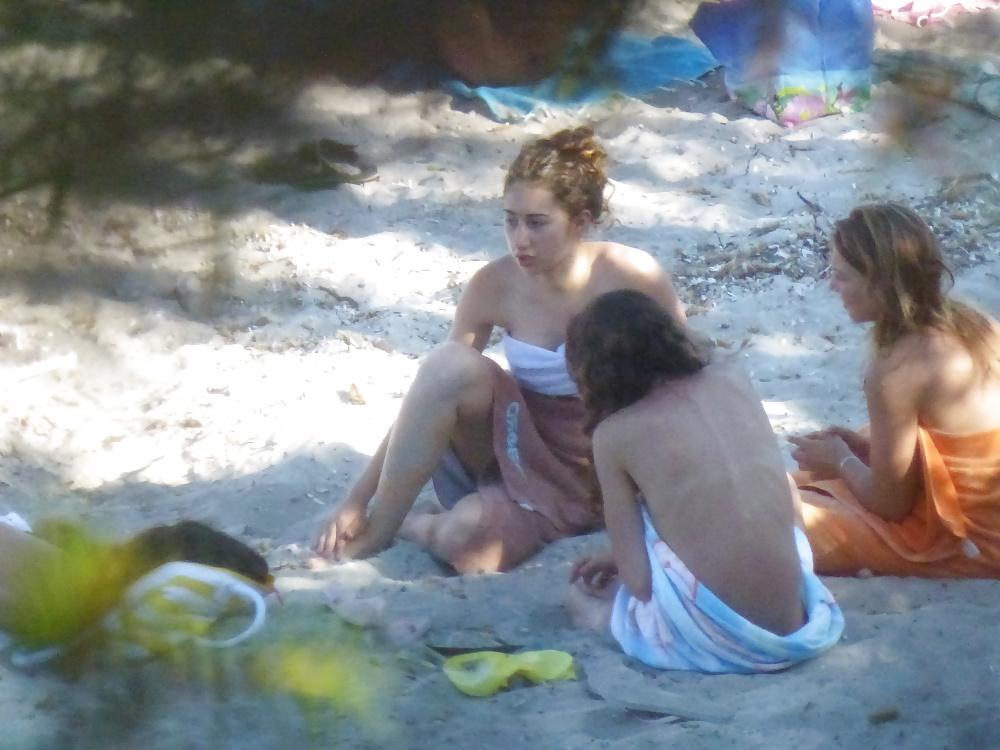 7P Nudist girl