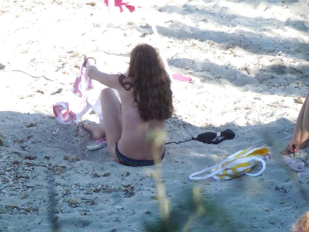 7P Nudist girl