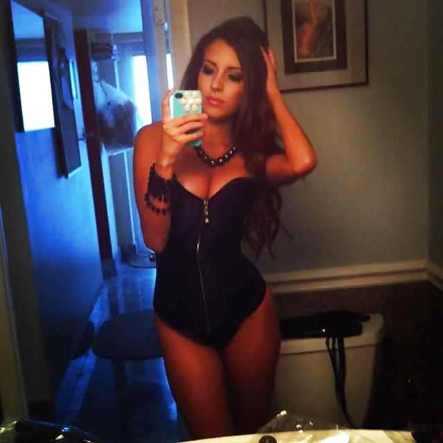 9P Hot Latina Teen Babe