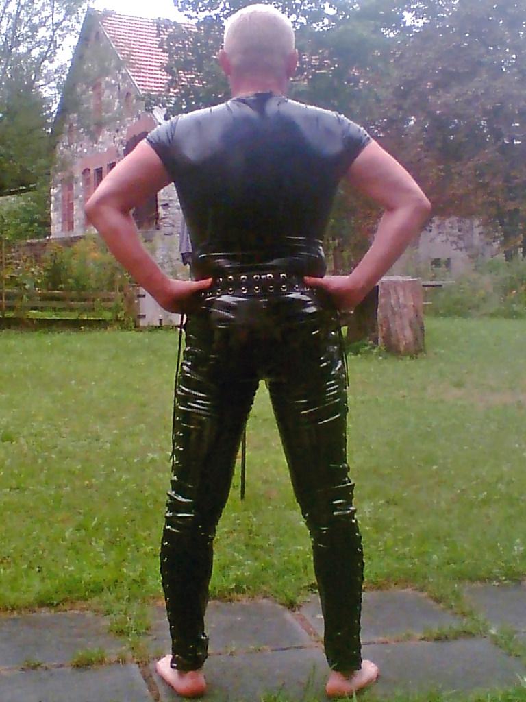 25P Rubber,latex,pvc ,leather and some more mix.