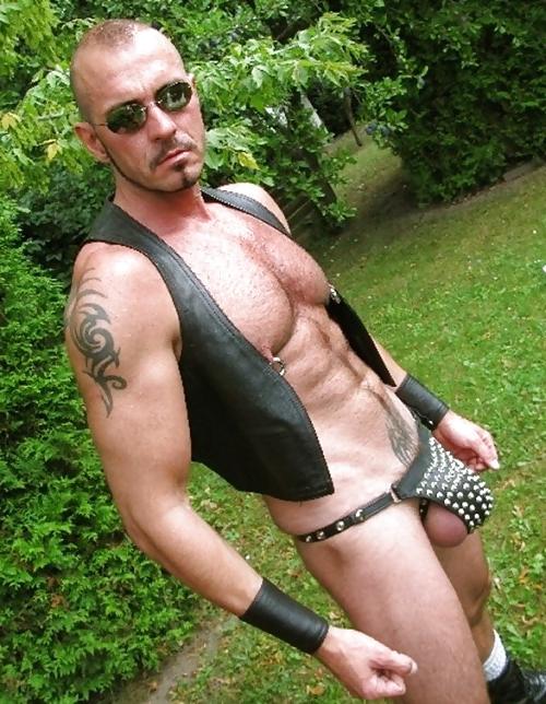 25P Rubber,latex,pvc ,leather and some more mix.
