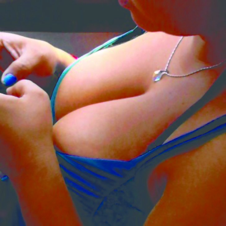7P Hermosas tetas en bus