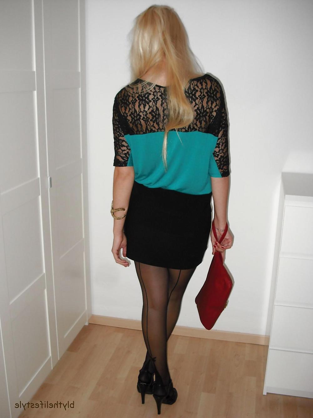 25P Nylon-Upskirt 37