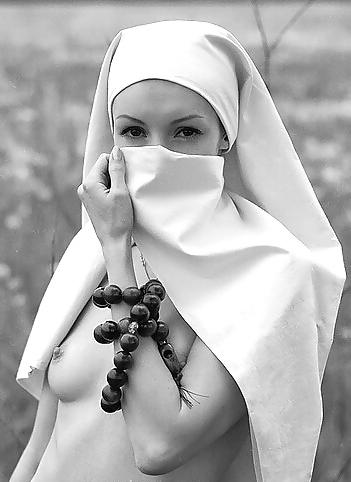 25P Hot Nuns - Uniform