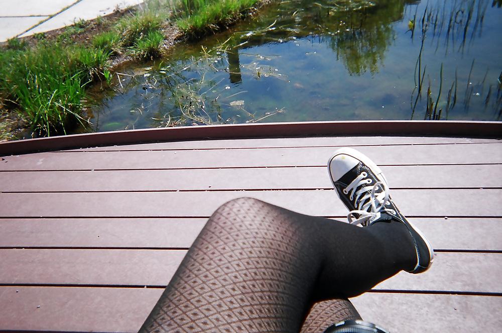 25P Nylon upskirt - just legs in nylon 6