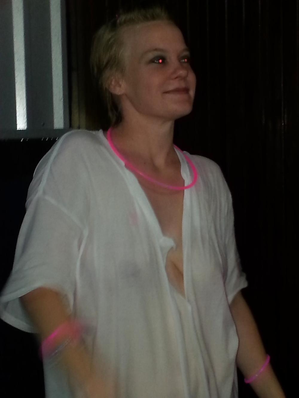 13P Wet t-shirt content