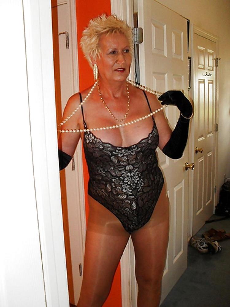 25P SEXY OLDER LADIES IN NYLON